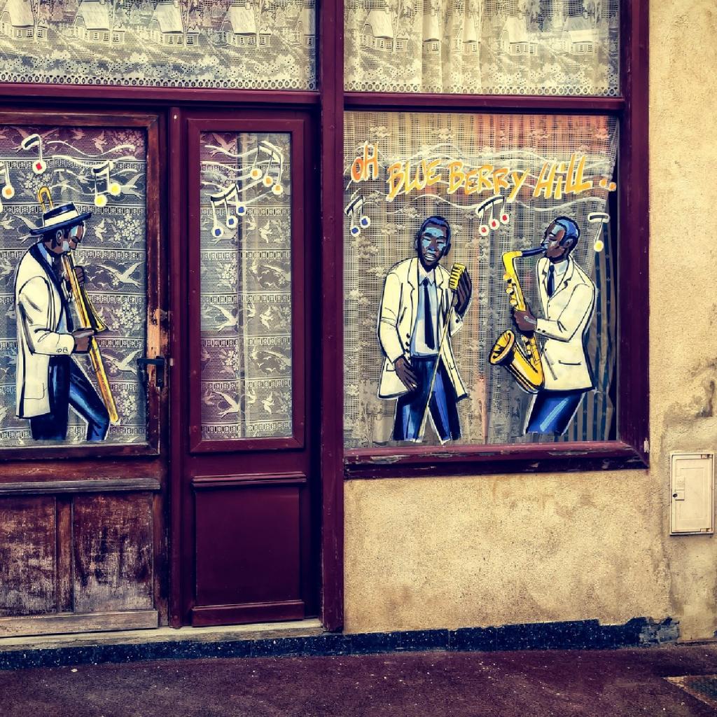 Traditional Christmas Hymns and Carols: Organ Accompaniments for Worship Service