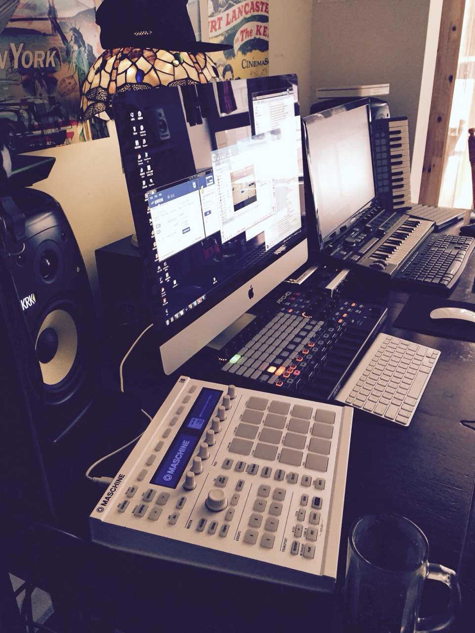 yi shou duan Love is Dead Future type beat