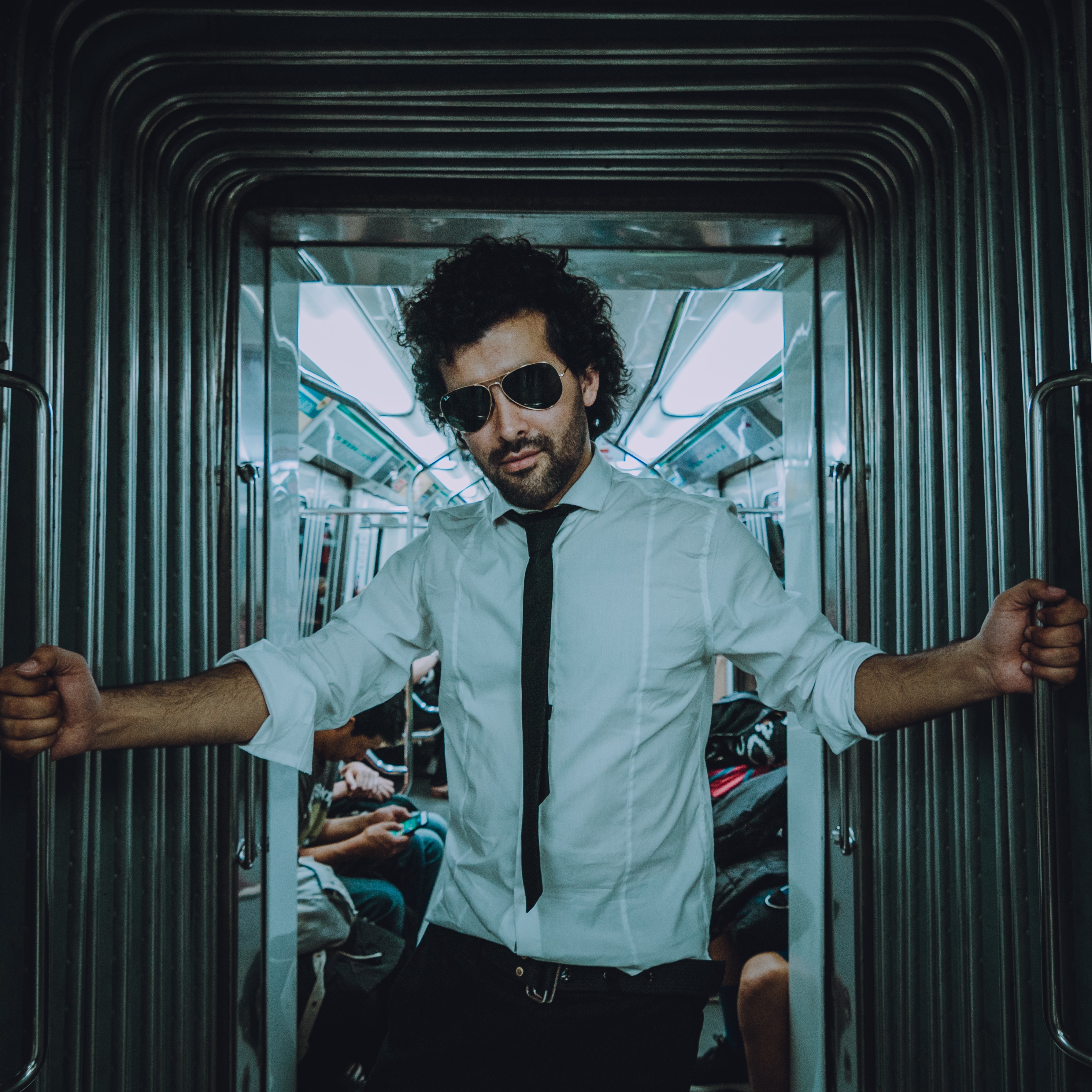 El Fantasma Y Su Voz