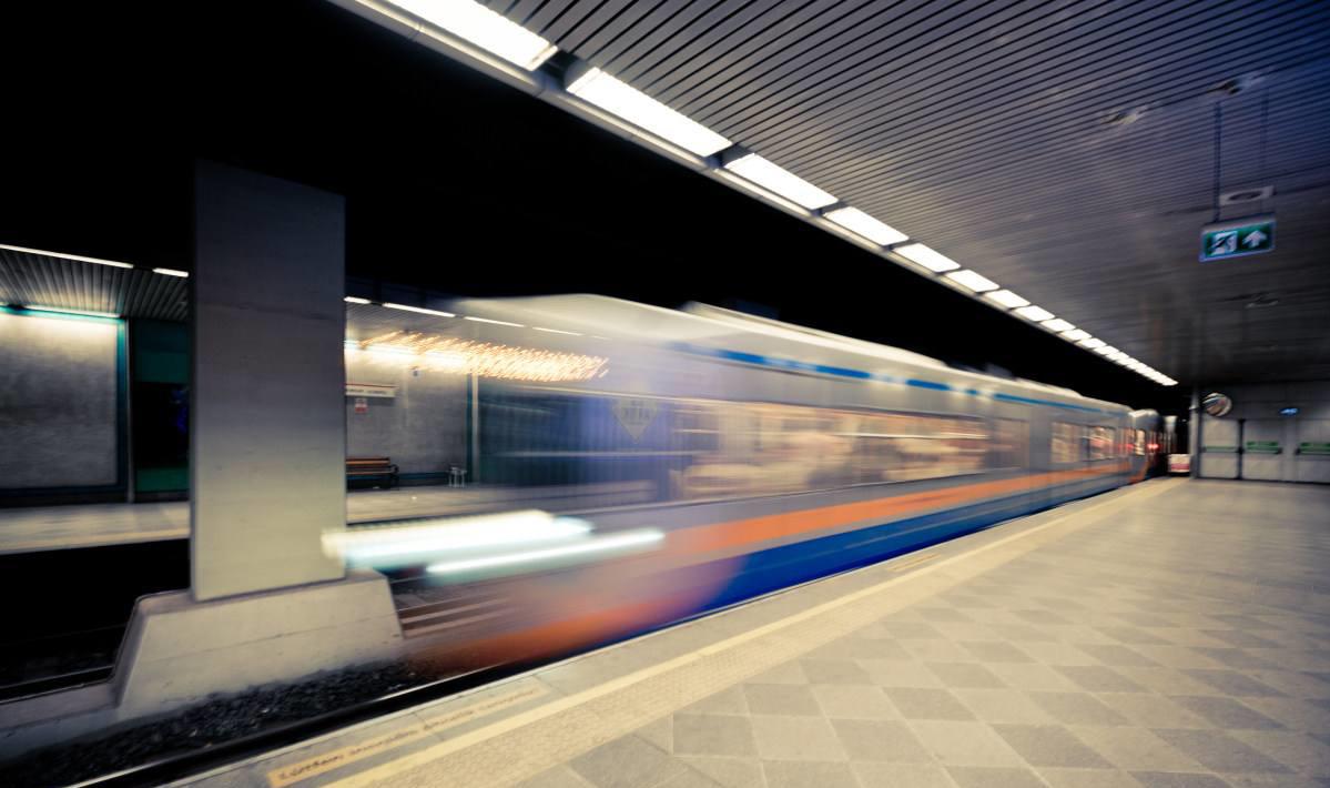 di tie deng dai ban zou