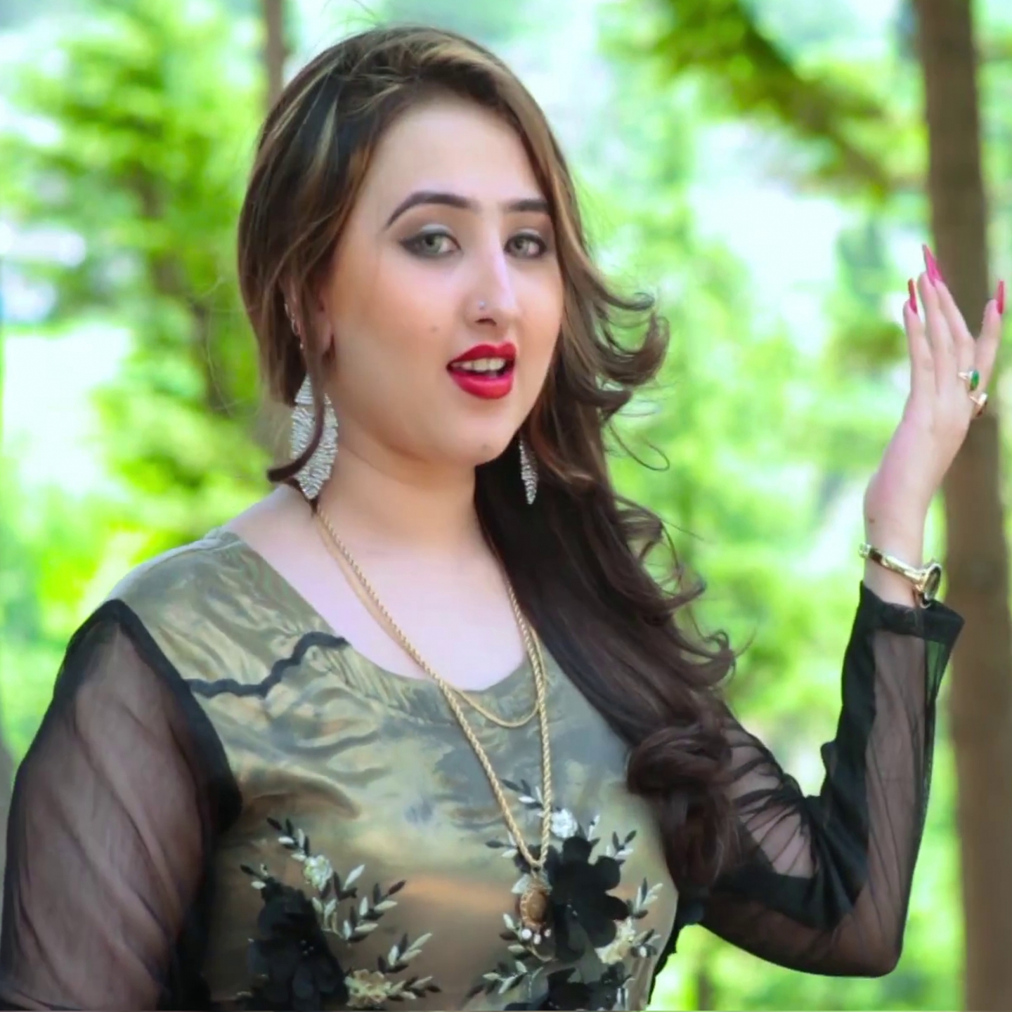 Pa Khoshalo Bande Zamong