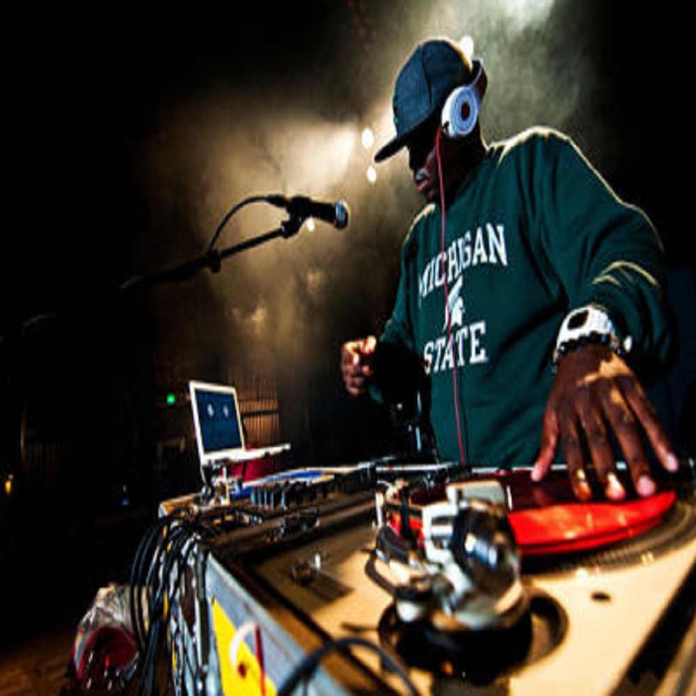 xing gan nv sheng wu di ban