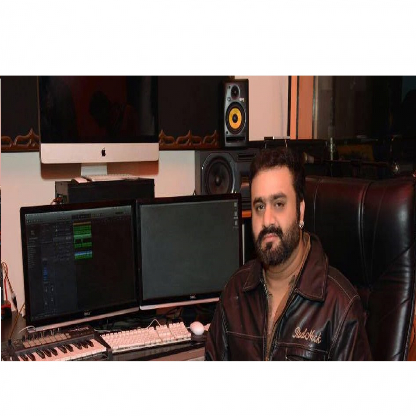 Kahan Jaye ye Dil Khaali Hath