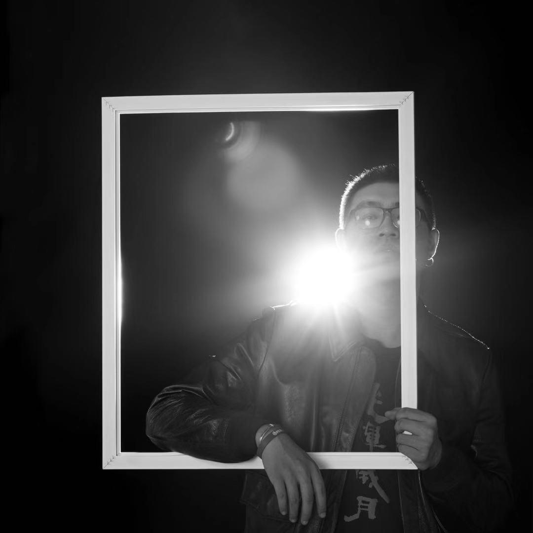 zai yu jian li li de qing cao qing ni yi ba huo shao guang