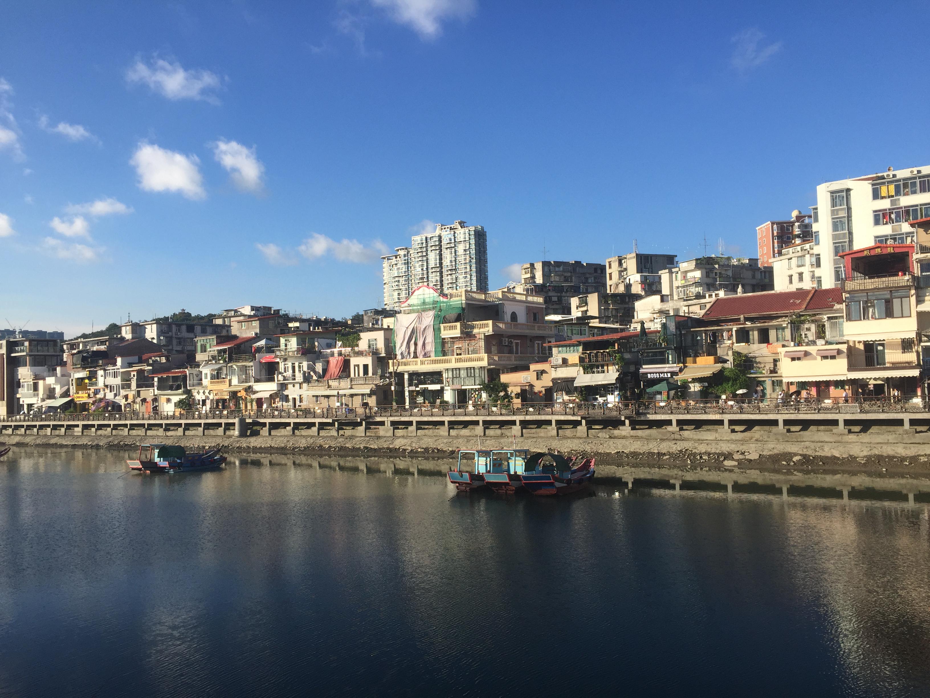 Filme Badalai, Vol. 001