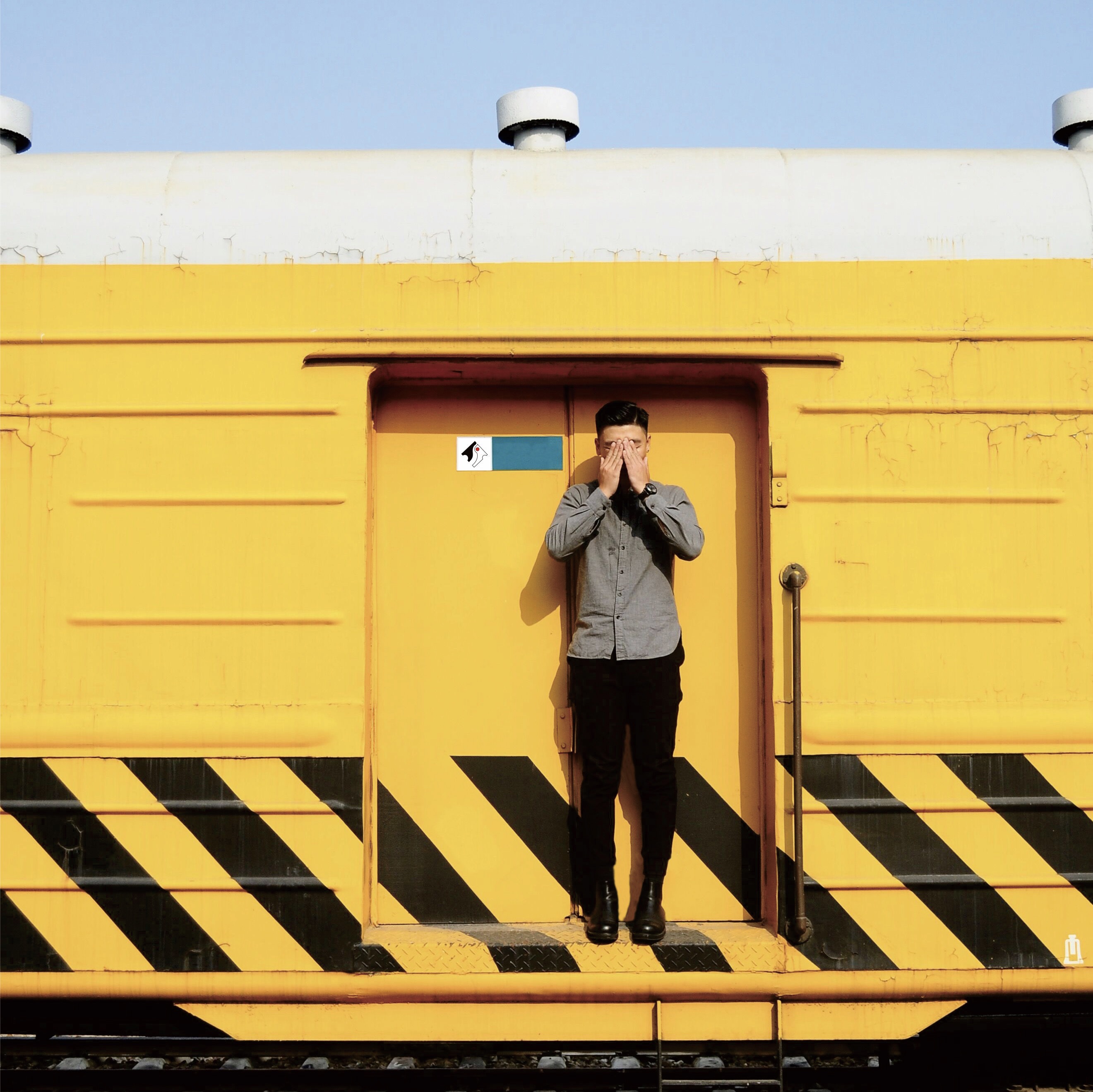 wo zai zhe li, yi ge ren