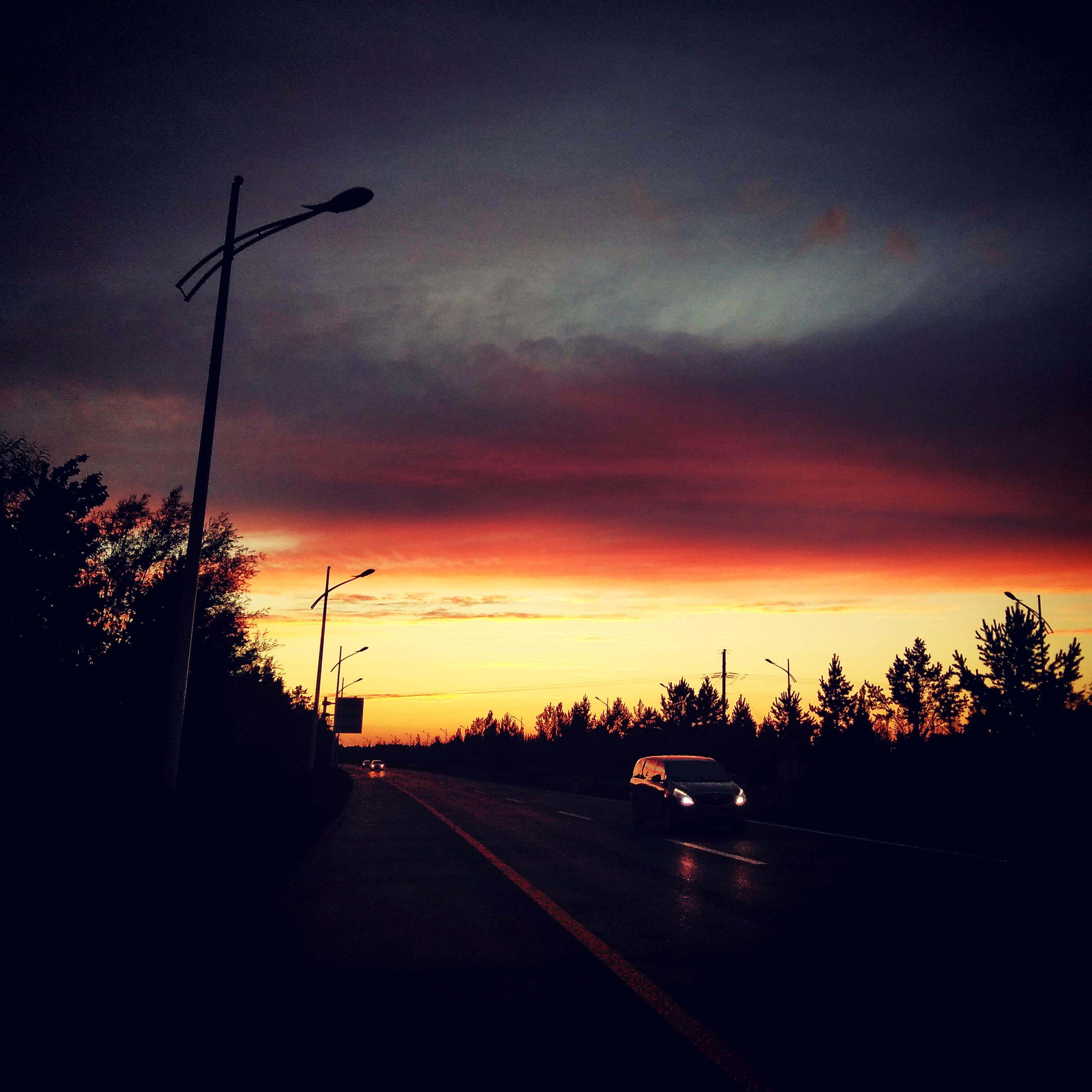 si de ge er mo xiao ying