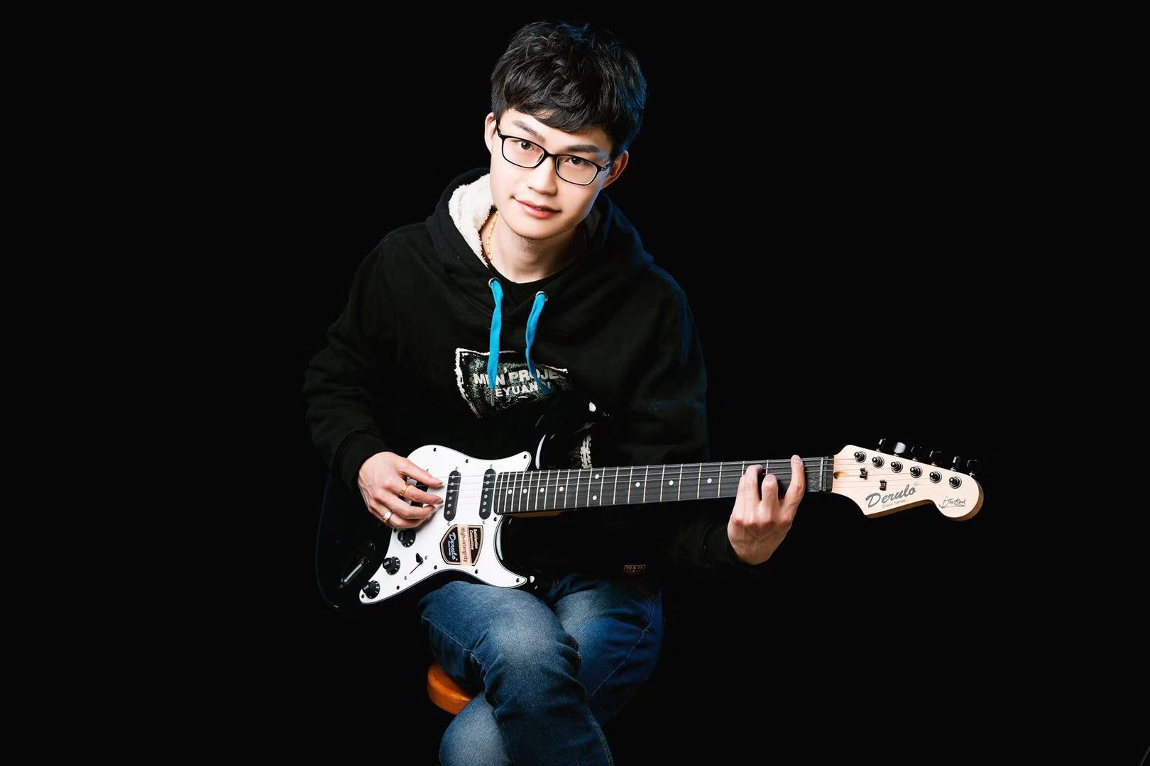 wo hai zai yuan di deng ni