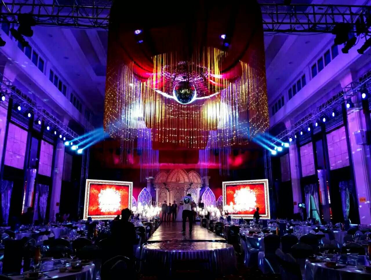 wo hao xiang zai na li jian guo ni