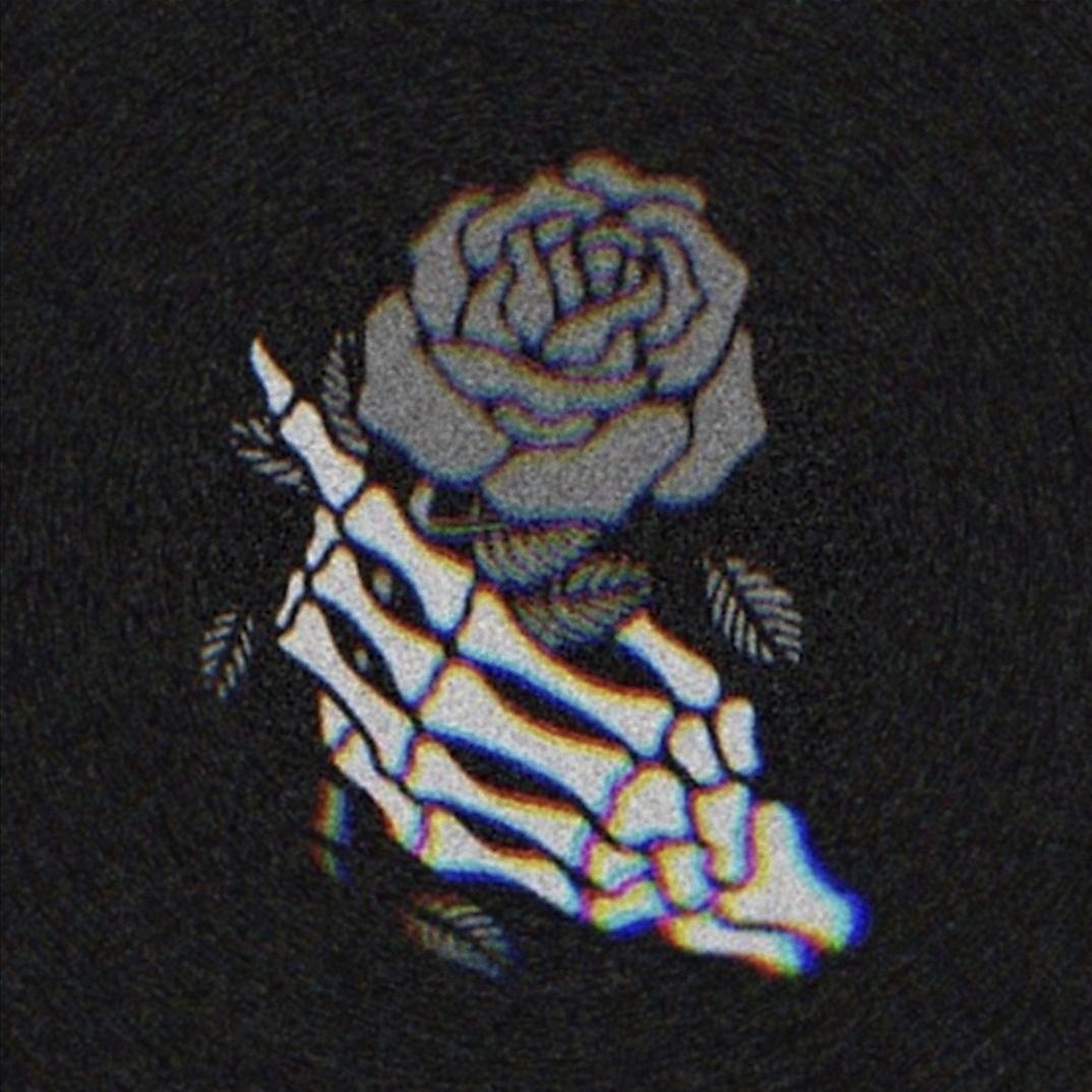 Love Gives Me Pain tong ai