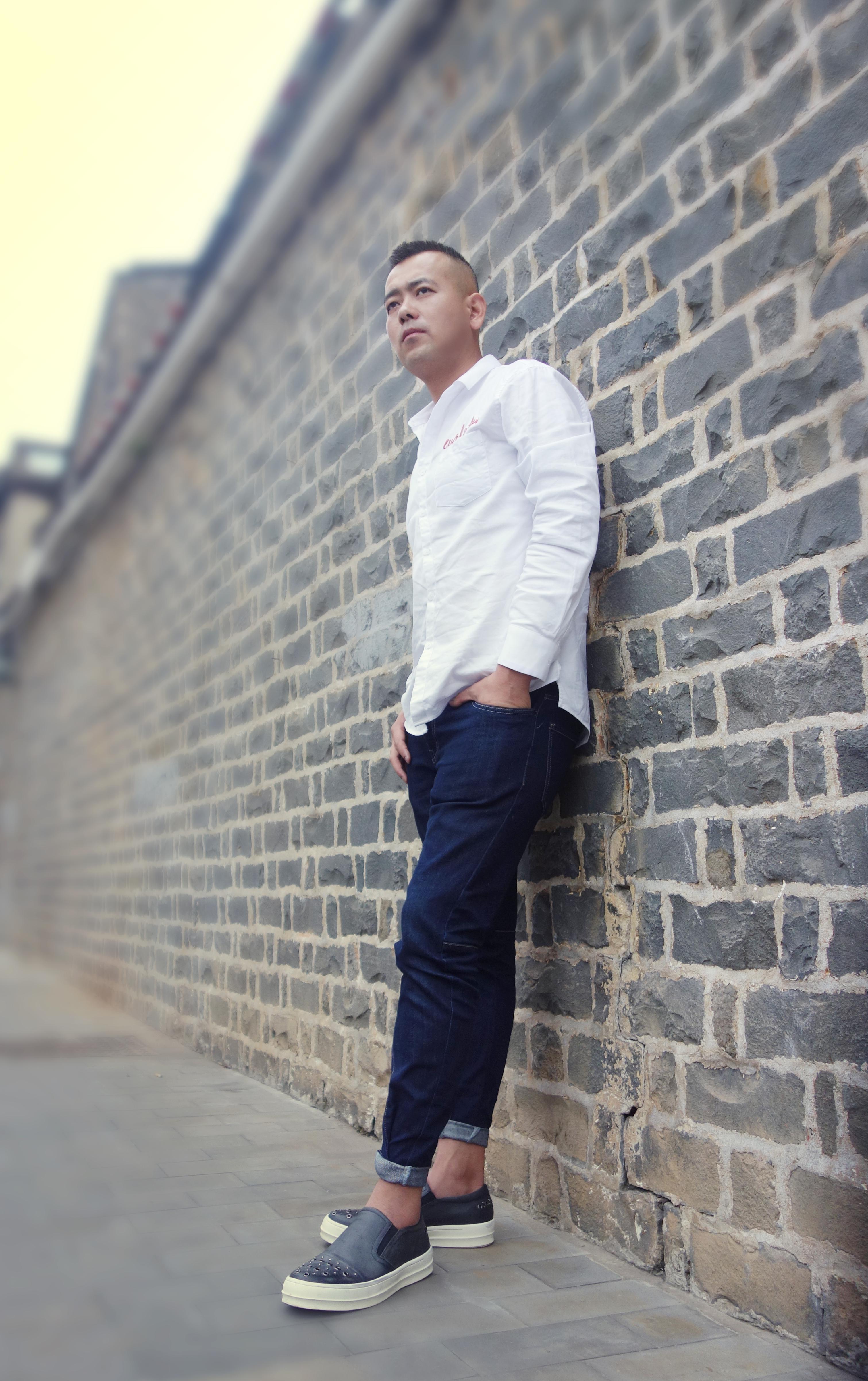 di yi zhang chuang zuo zhuan ji