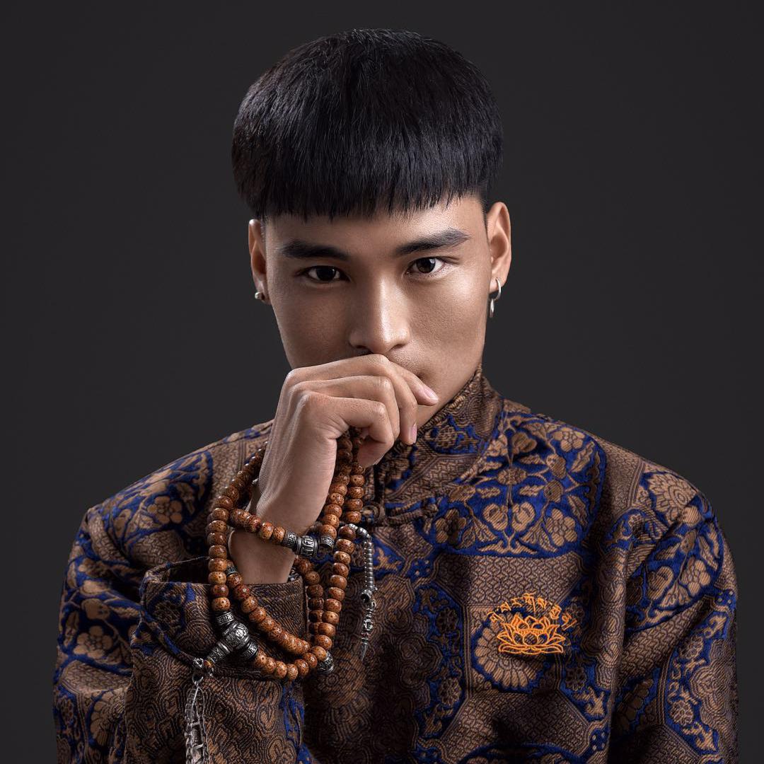 hu jin cai  zai la sa