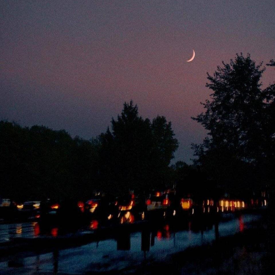 yue qiu de bei mian, wo qu guo na li