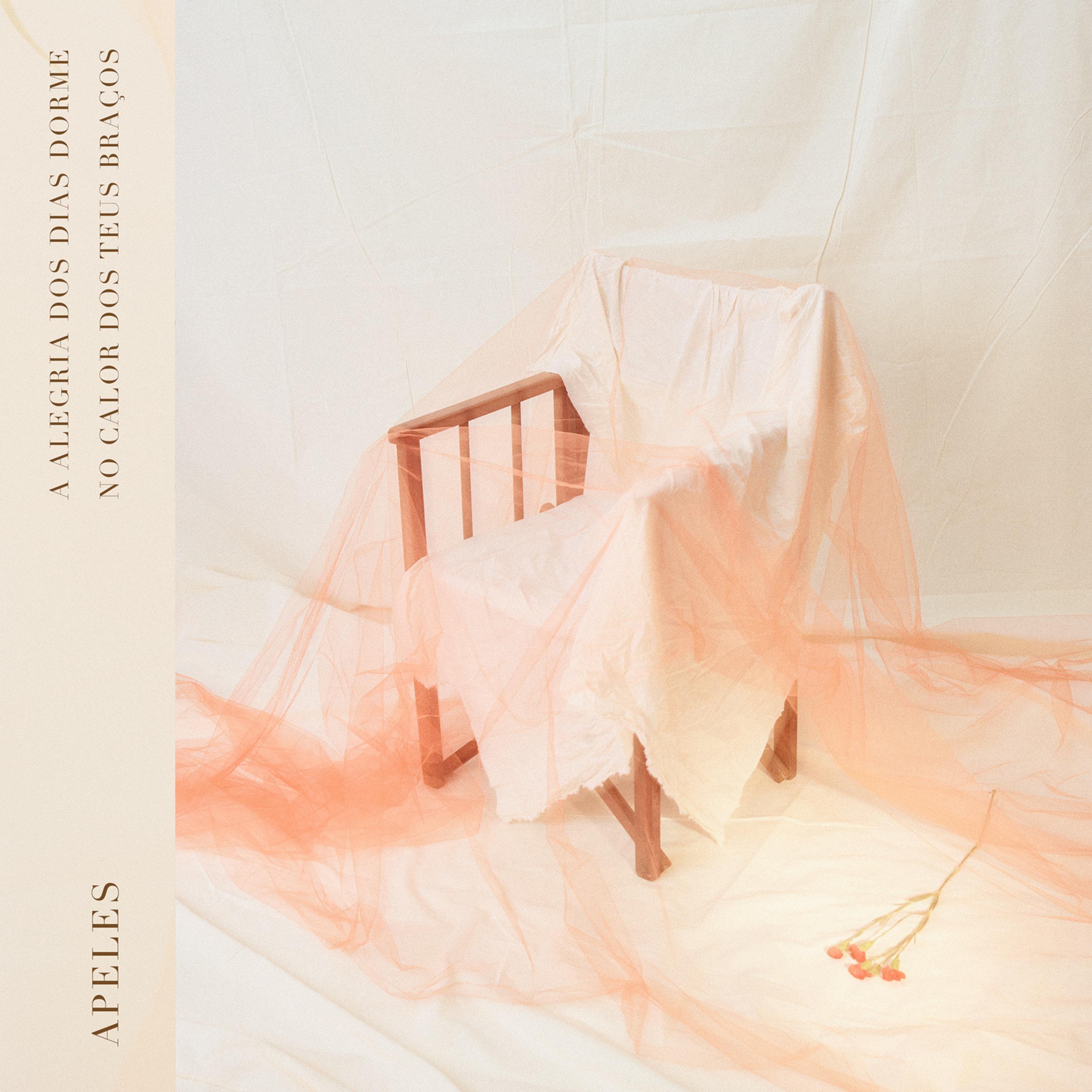 A Alegria dos Dias Dorme no Calor dos Teus Bra os