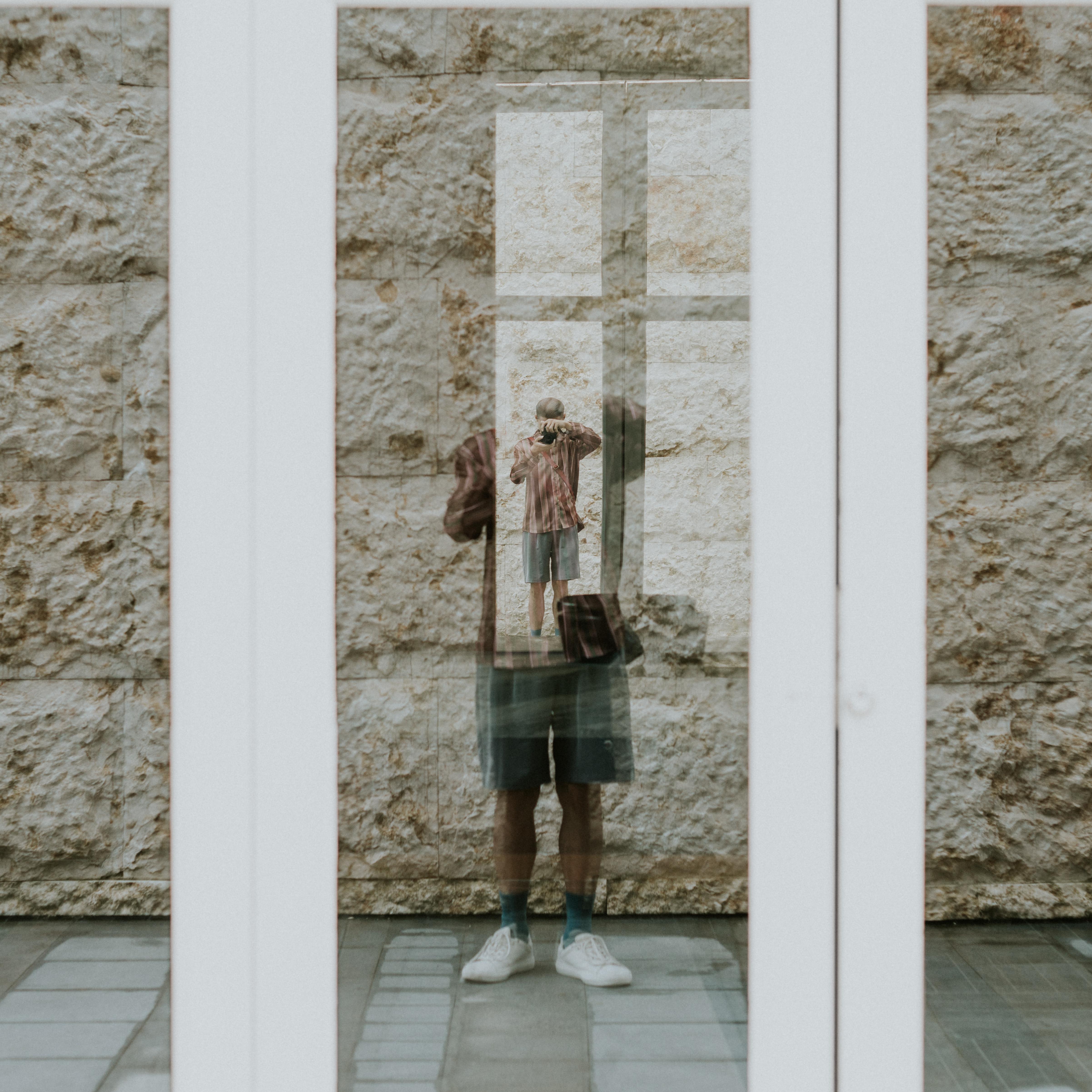 ling yi zhang mian kong