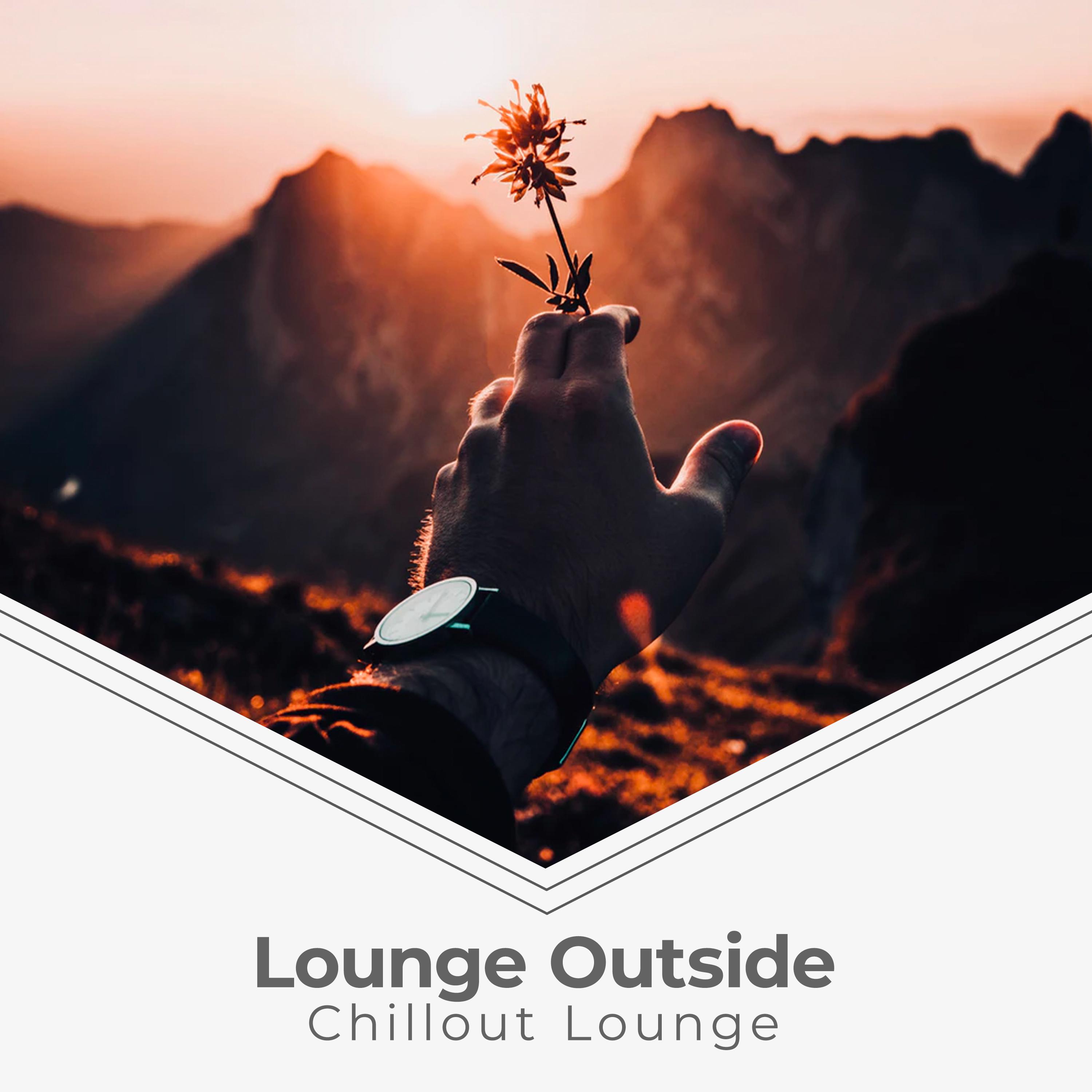 Lounge Outside