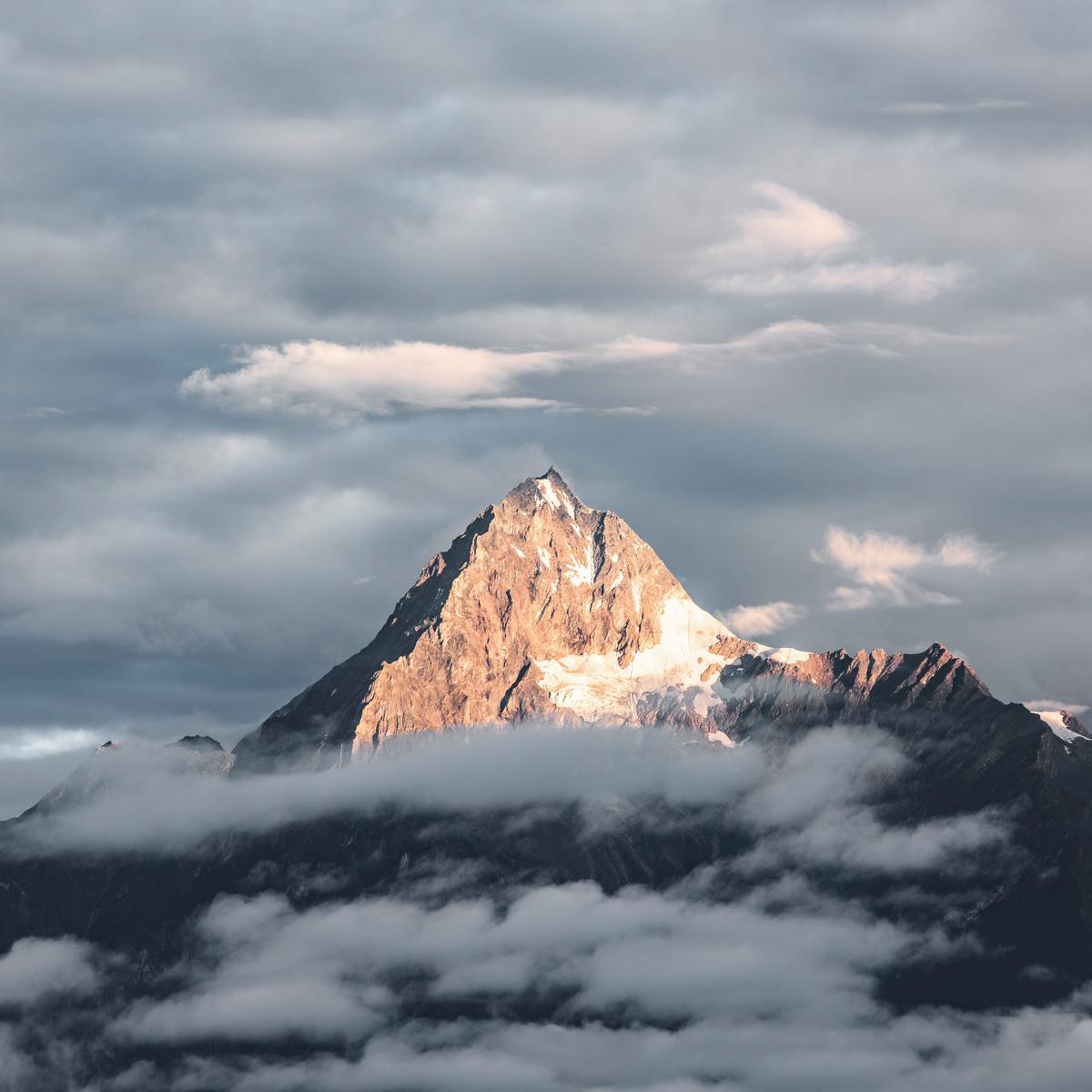 tai yang nuan nuan de