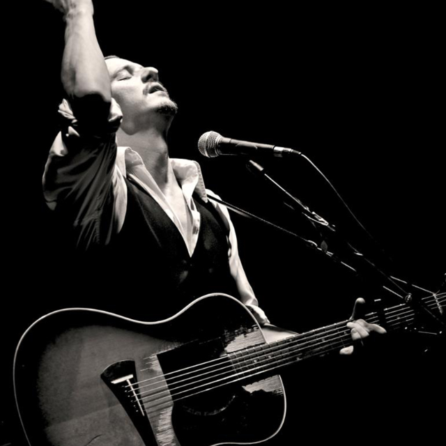 She Understands (Alondra Bentley)