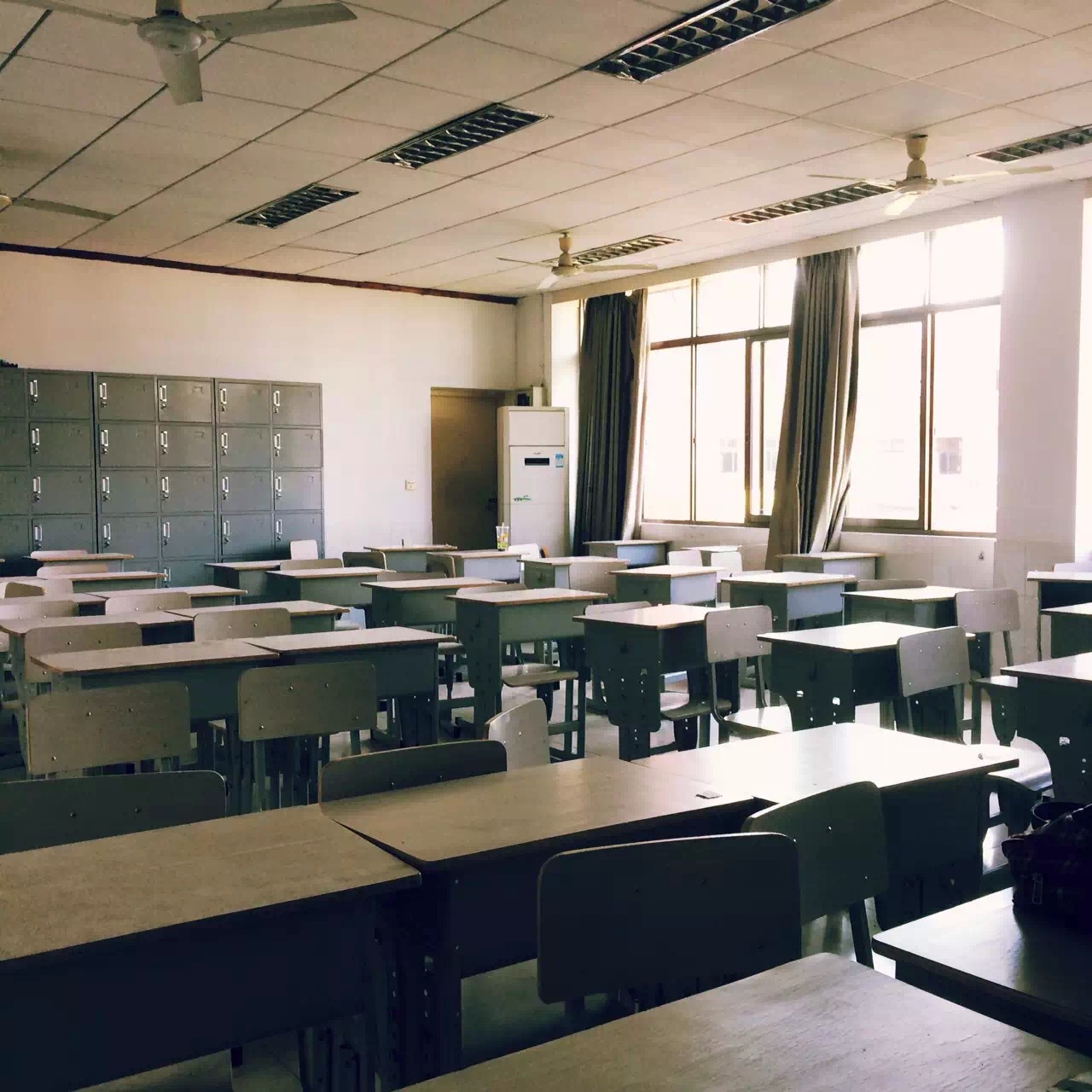 xie zai li bie qian cui lei duo ren ban