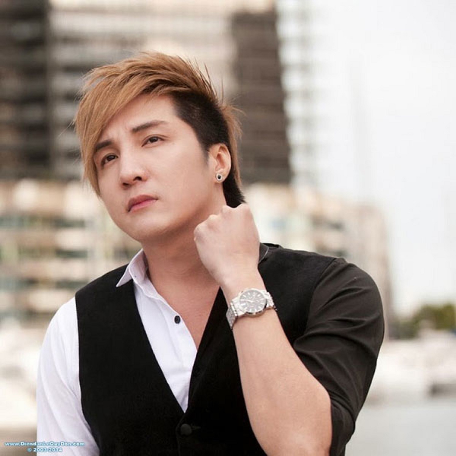 Dung Ai Nhac Ve Co Ay