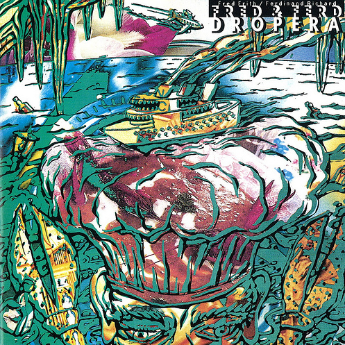 Petite Entre e: In the Restaurant They Eye Each Other!