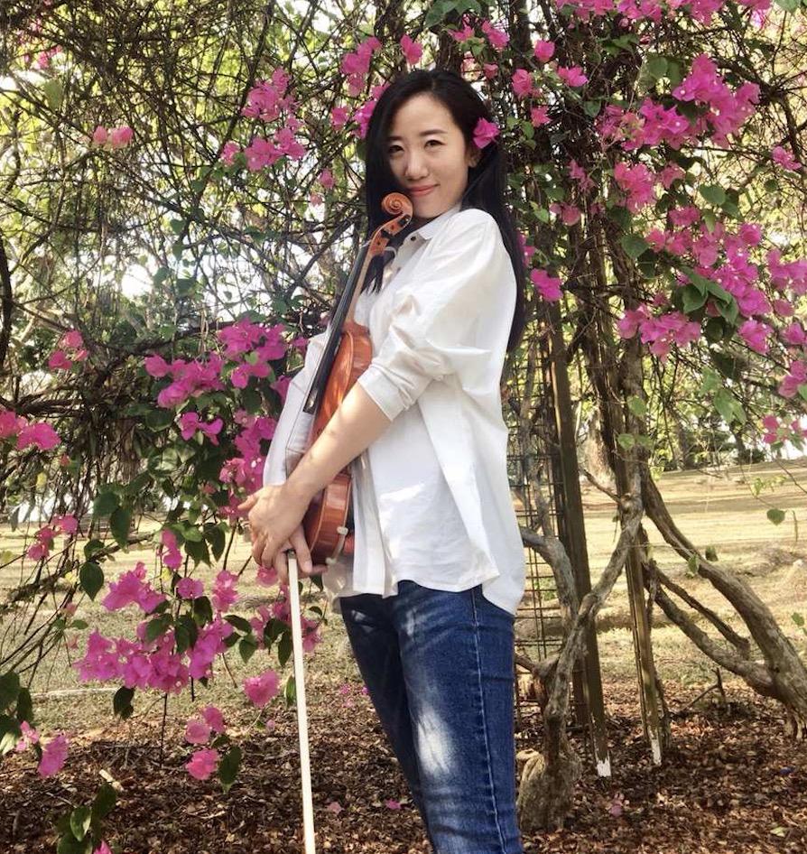 rong hua dian ying fang hua de xiao ti qin cover Cover li gu yi