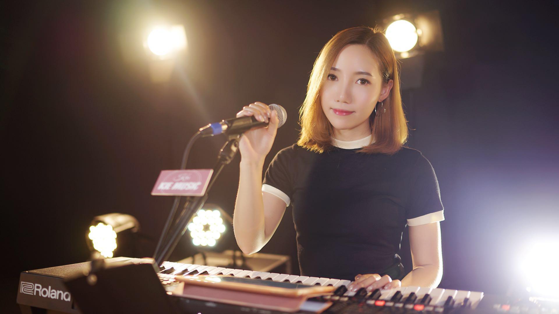 jie yan Cover: li rong hao