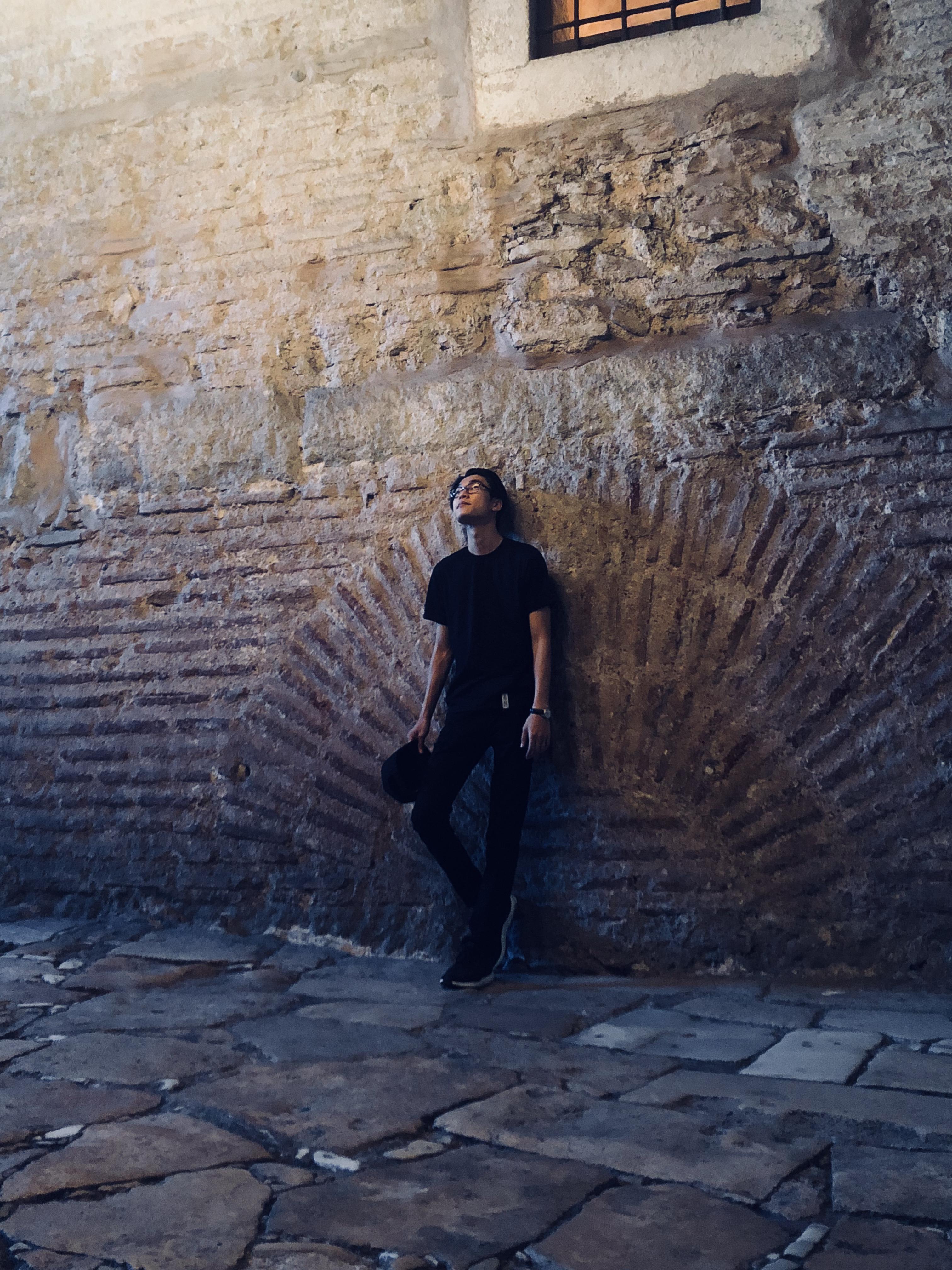 mo gui zhong de tian shi