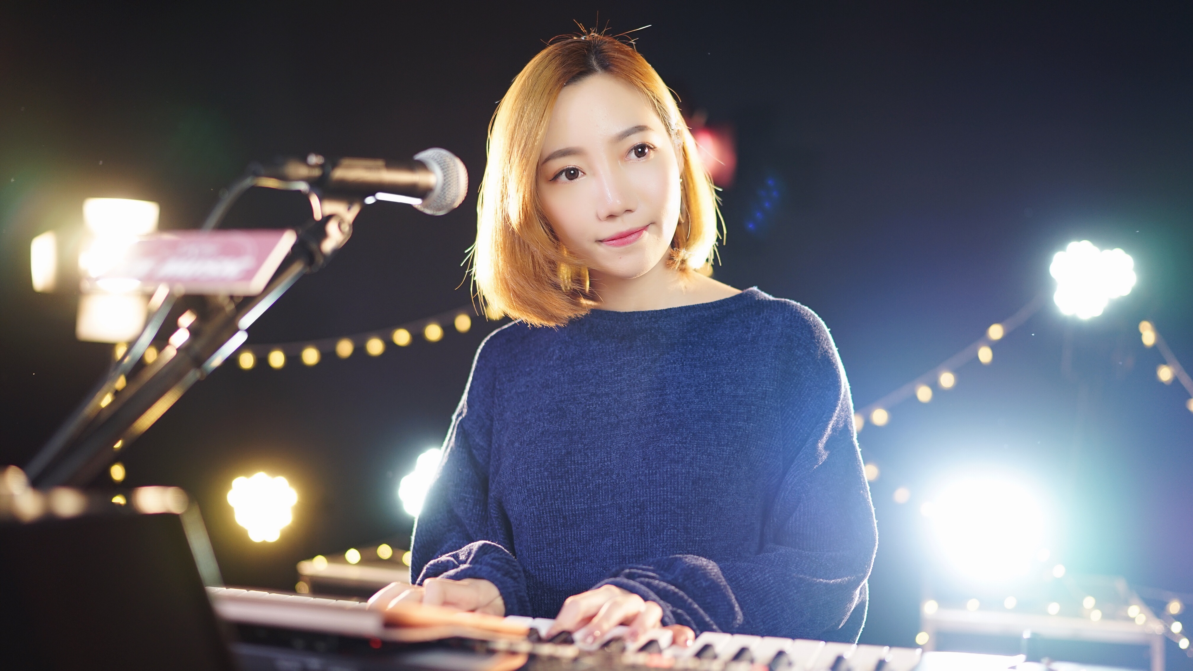 yi shuang shou nv sheng tan chang Cover: lin yi kuang