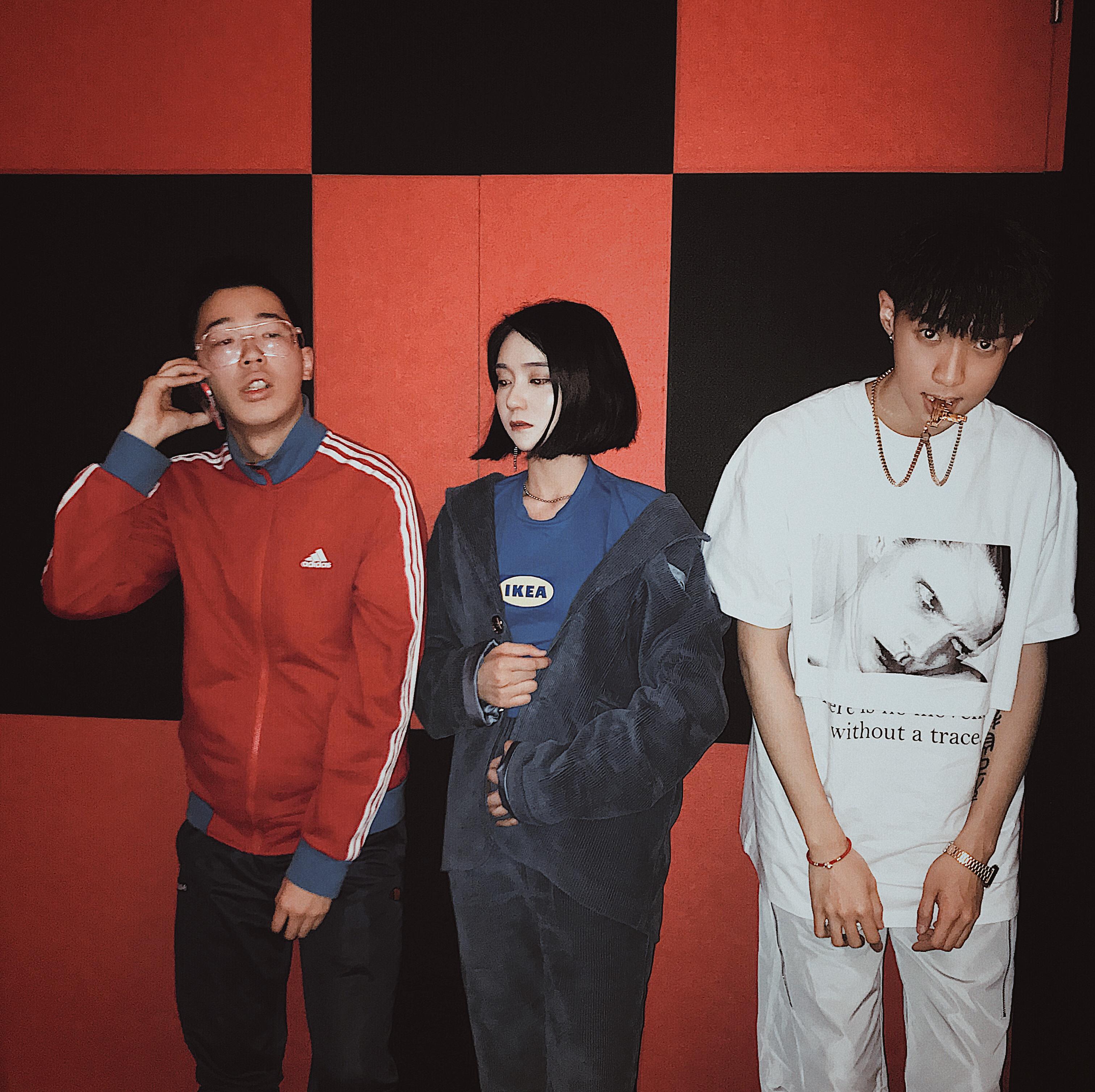 jiu  wu Feat  by  Moreao