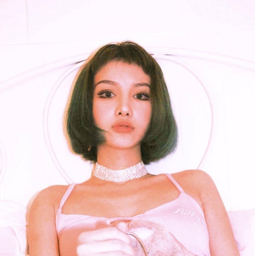 CHILLING  ALL  DAY