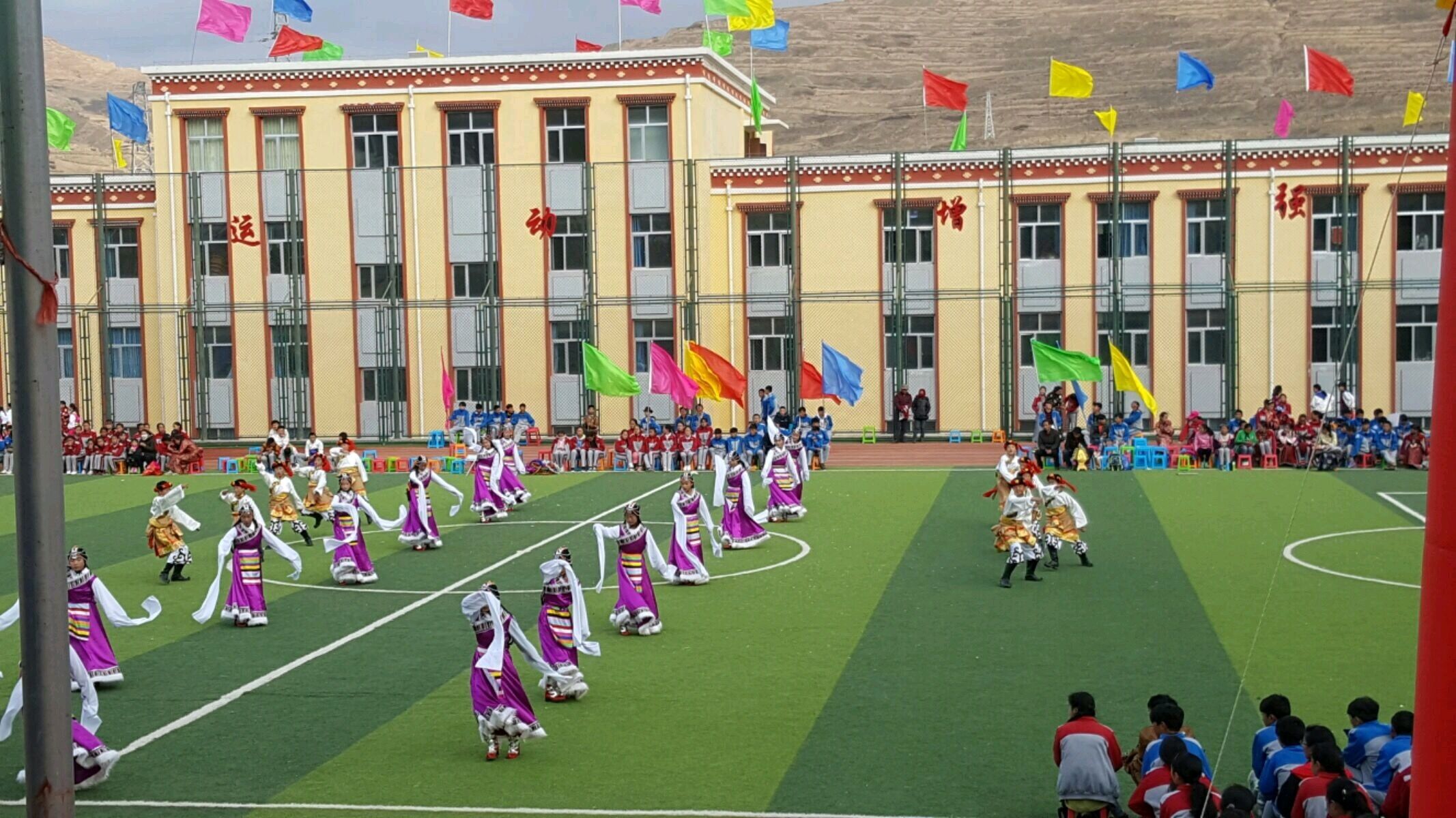 long wu er ji xiao xiao ge