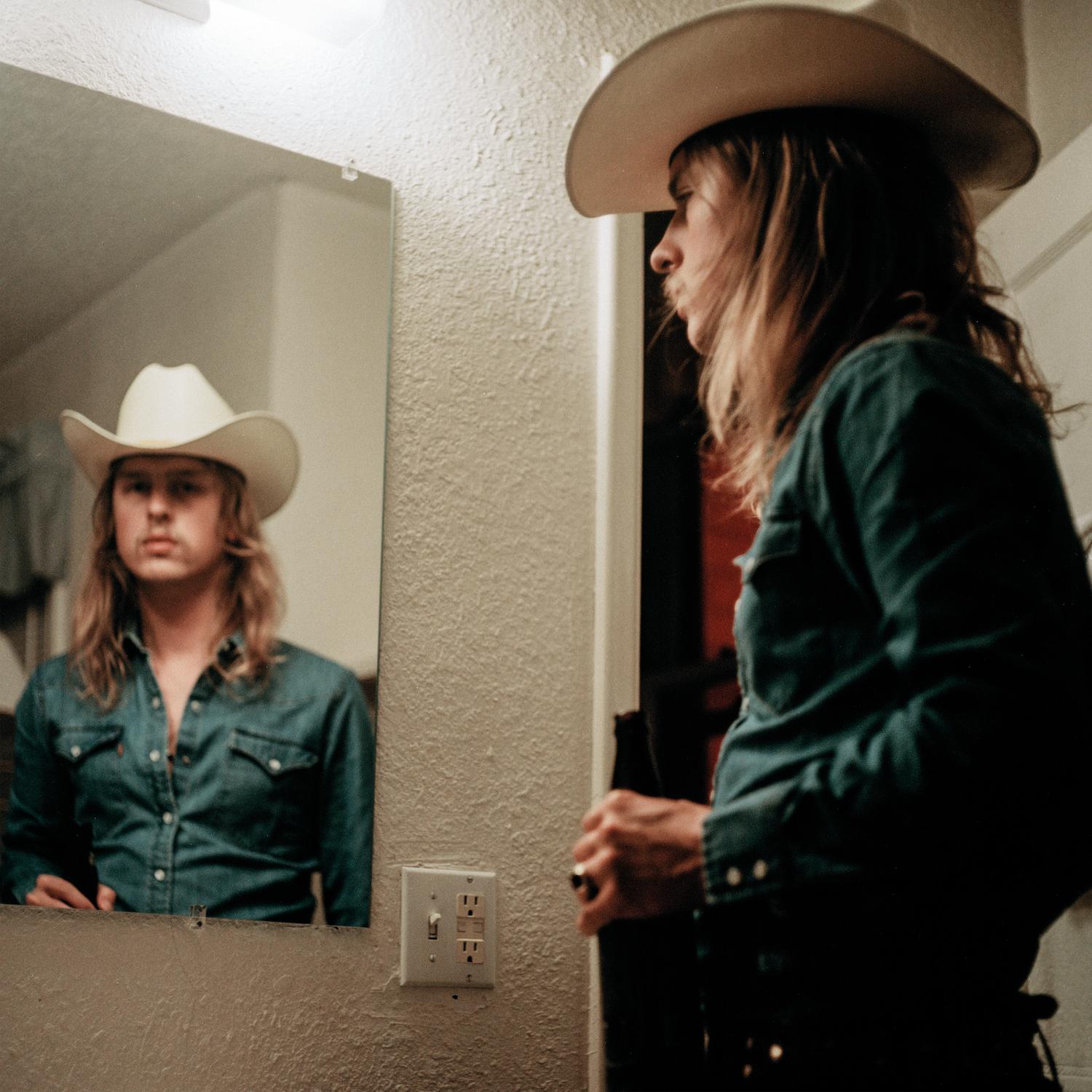 Early In the Morning (Nikki van de Poel)