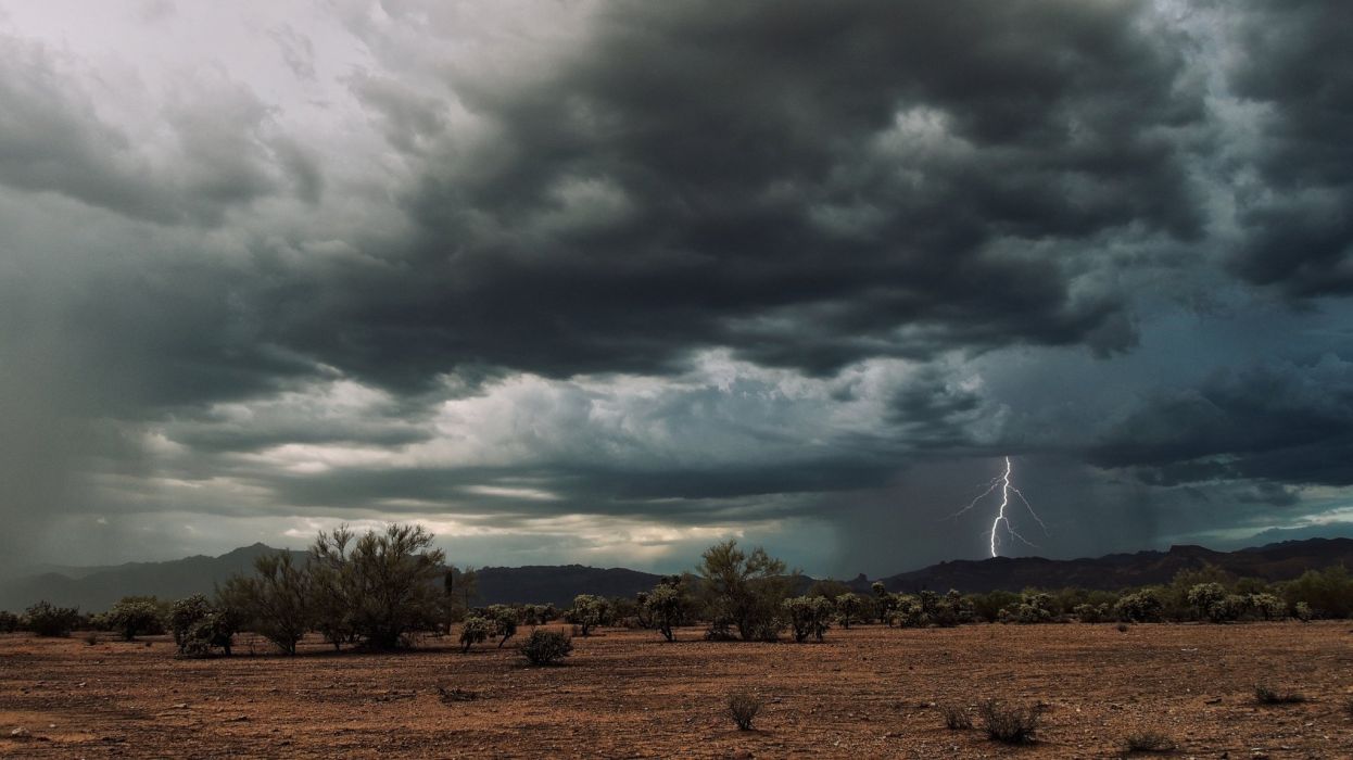 zhou yu lai lin qian de wu hou