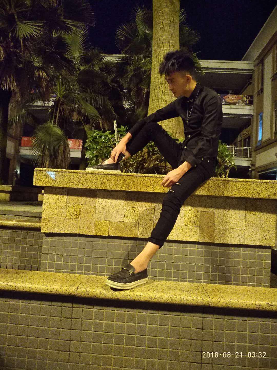 yang chun de cheng shi ya hua KTV ban ban zou